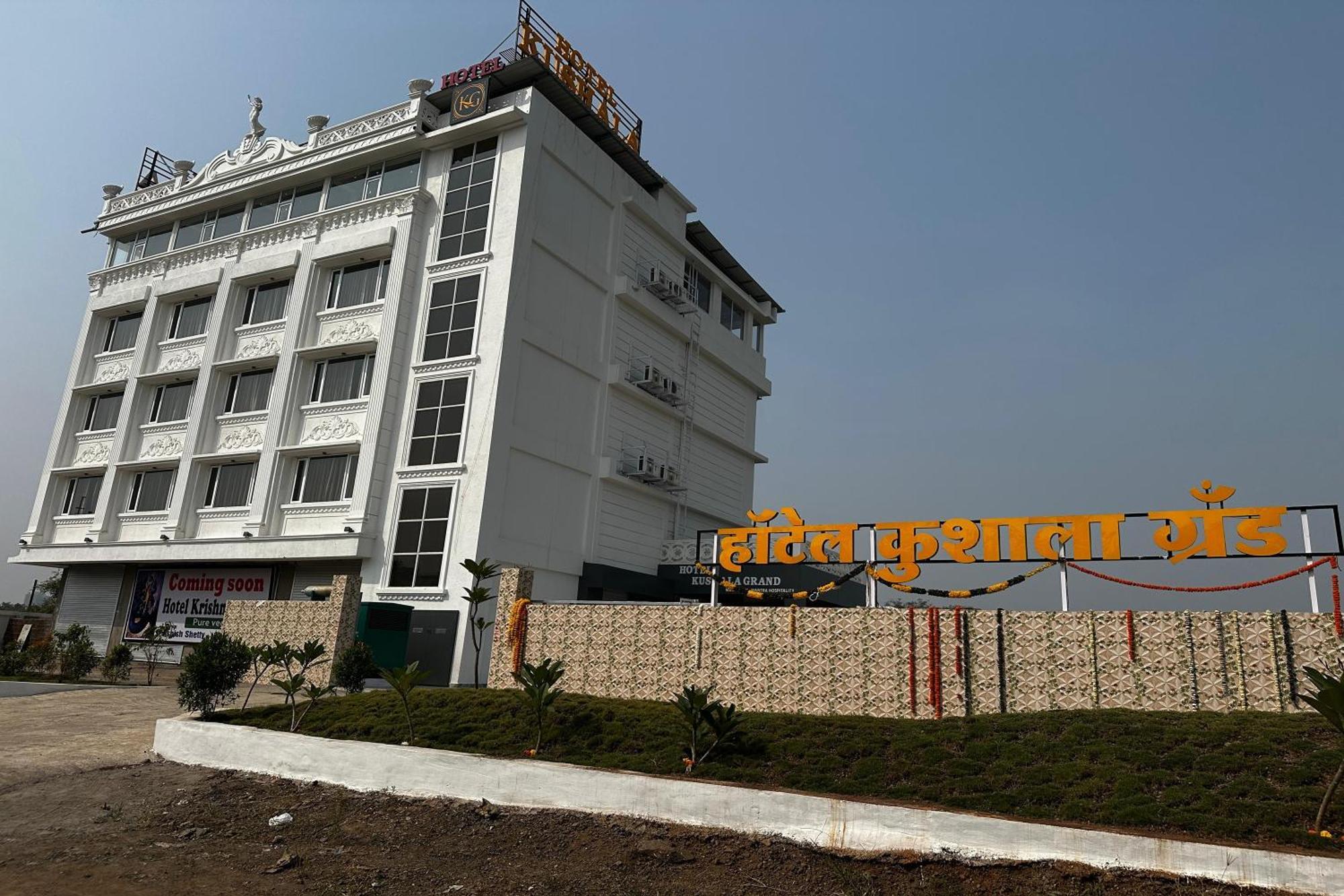 Hotel Kushala Grand, Dombivali Mangrul Eksteriør billede